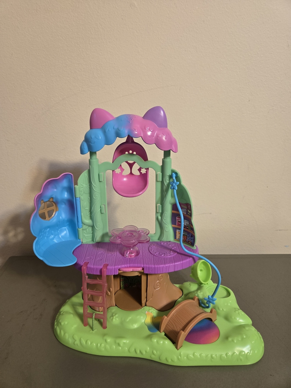 Spin Master Gabby's Dollhouse Kitty Fairy Garden Treehouse Playset